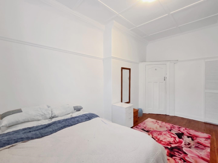 2 Bedroom Property for Sale in Sea Point Western Cape